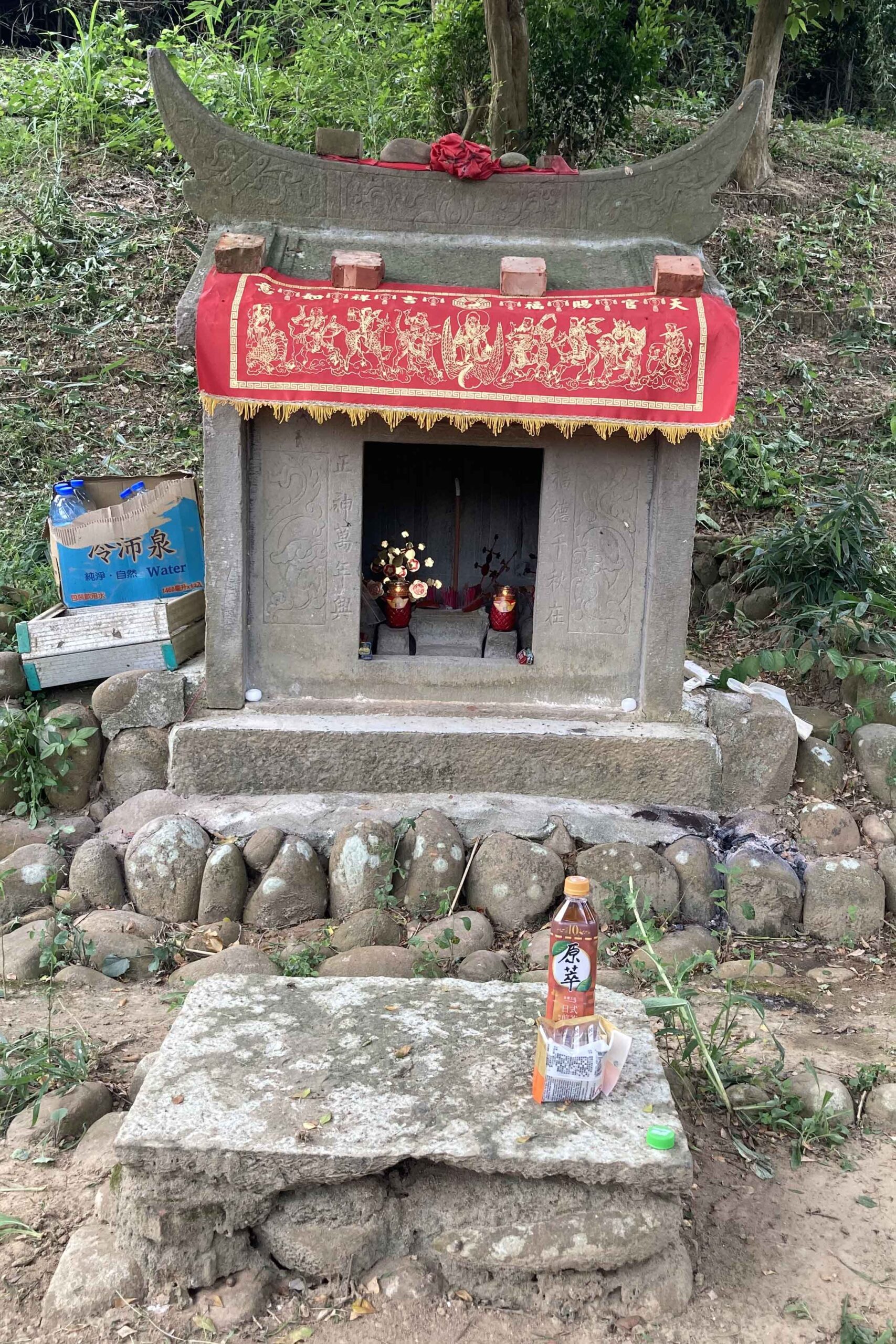 相思窩百年石板上伯公