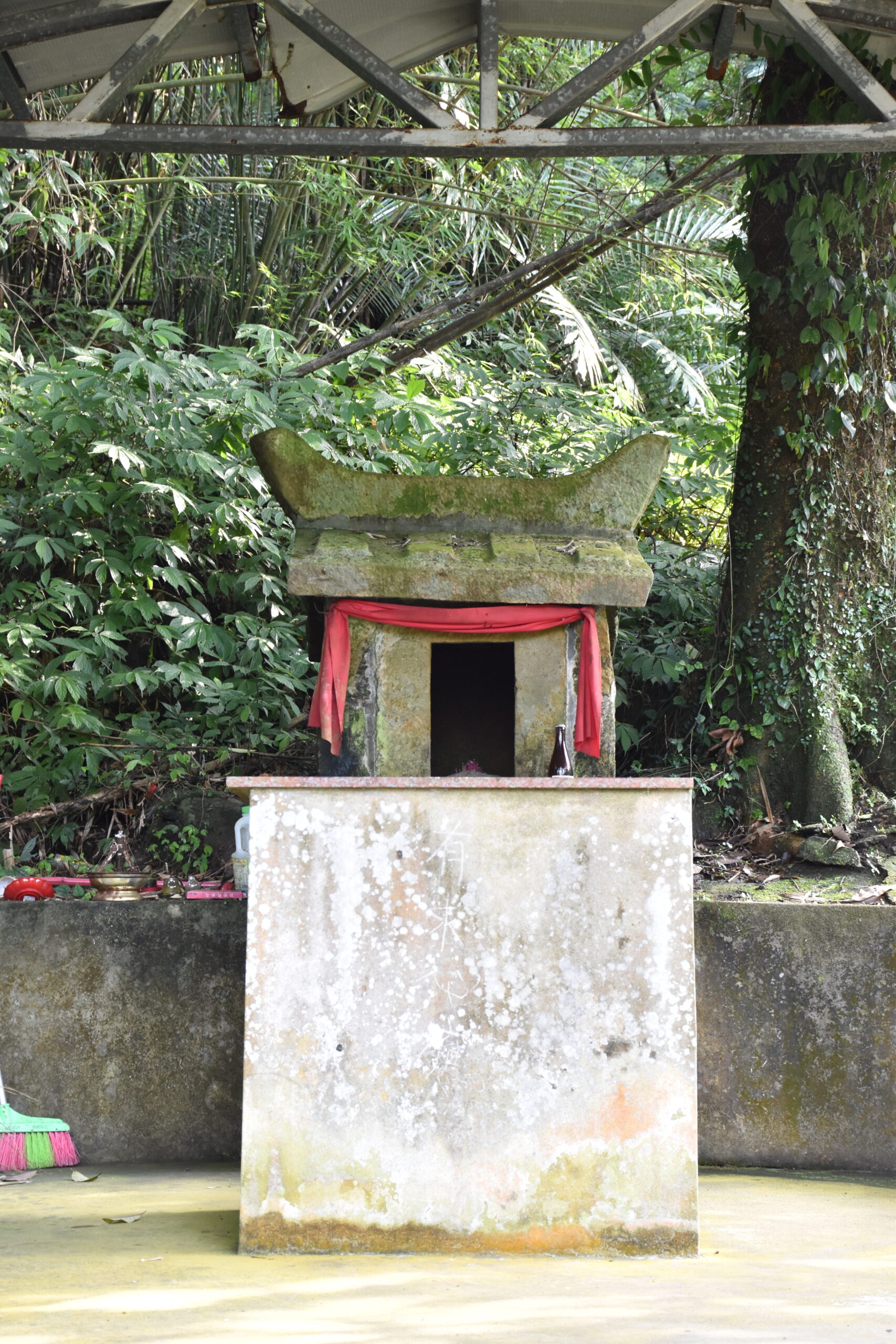 茄苳古道口土地公(廢)