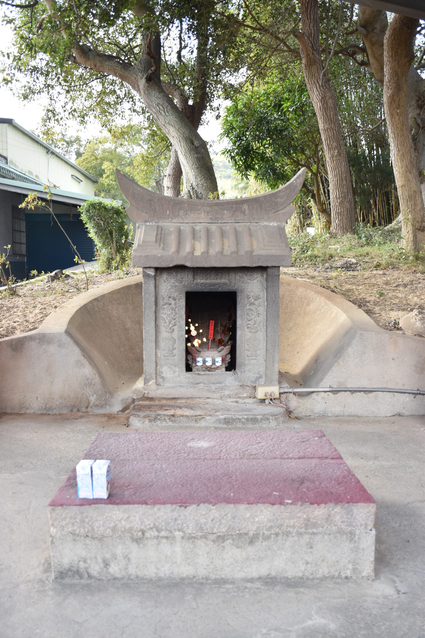 學堂下伯公